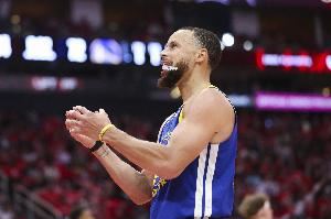 库里谈第3节扭转局势的关键：干扰对手投篮 保持防守间距 不失误